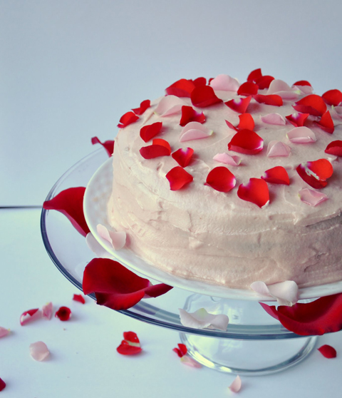 rose-petals-cake