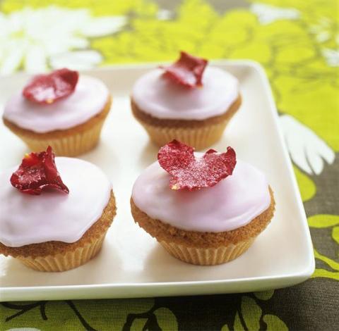 rose-petal-cupcakes rose-petal-cupcakes